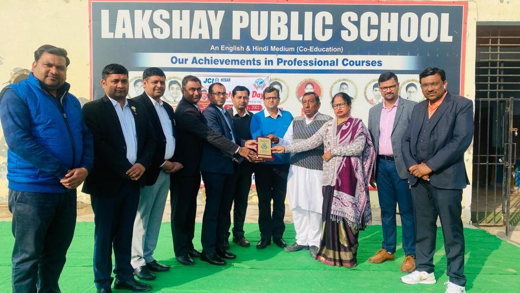 जेसीआई हिसार के सदस्यों ने दिलाई स्कूल के छात्र-छात्राओं को भारत की एकता व अखंडता की शपथ 1 WhatsApp Image 2021 02 03 at 1.25.57 PM