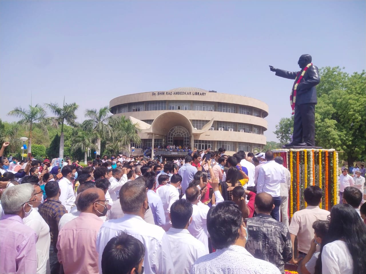 गरीबों व वंचितों को न्याय दिलवाना था बाबा साहेब का लक्ष्य-प्रो. टंकेश्वर कुमार 2 WhatsApp Image 2021 04 13 at 5.27.23 PM