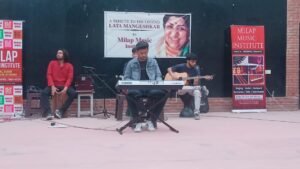 जिंदल विज्ञान केंद्र में ओपन गजल और महफिले हिसार इवेंट के दाैरान प्रस्तुति देते हुए कलाकार 3 jindal