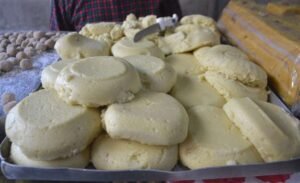 रंगीन मिठाईयों से बचें, मिलावटी मावा बिगाड़ सकता है सेहत का खेल 1 05 03 2020 mava 20087896