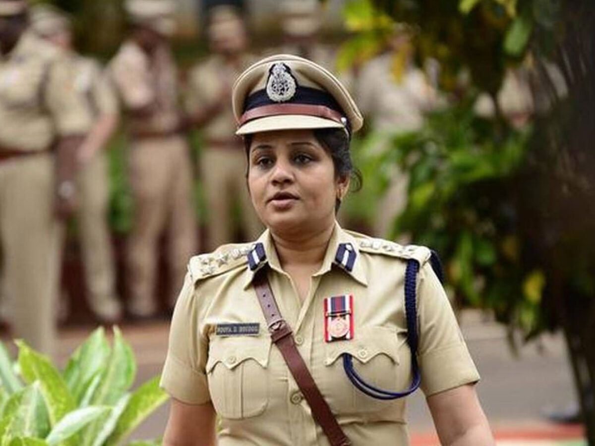 IPS D Roopa