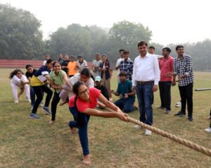 गुजविप्रौवि हिसार में खेल प्रतियोगिताओं में भाग लेते प्रतिभागी।