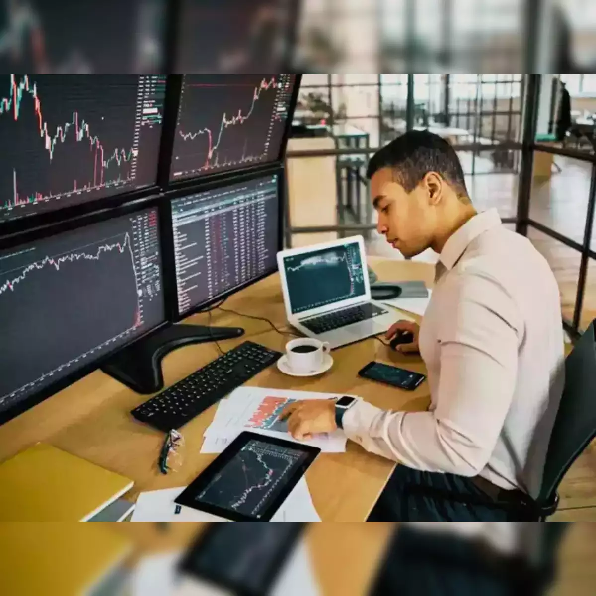 GIFT Nifty का लाल संकेत: आज के ट्रेडिंग सत्र के लिए रणनीतिक मार्गदर्शन 1 gift nifty up 60 points heres the trading setup for todays session