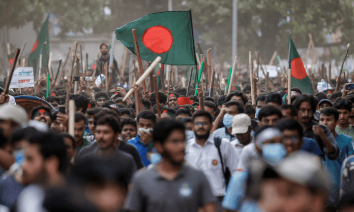 Bangladesh में नौकरी कोटा के खिलाफ हिंसक प्रदर्शन: शिक्षा संस्थान अनिश्चितकाल के लिए बंद