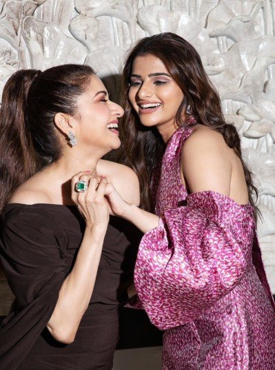 202601243649536 बेटी अवंतिका के जन्मदिन पर भाग्यश्री की 1 इमोशनल पोस्ट, फैंस की आंखें हुईं नम”