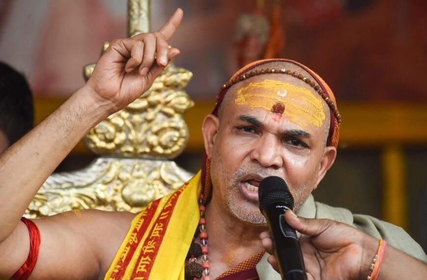 सियासी घमासान:शंकराचार्य टिप्पणी पर बढ़ा विवाद, योगी आदित्यनाथ के बयान पर स्वामीअविमुक्तेश्वरानंद की तीखी प्रतिक्रिया Shankaracharya Controversy