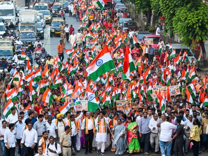 1बड़ा फैसला: केंद्र सरकार ने ‘वंदे मातरम’ के लिए विस्तृत प्रोटोकॉल जारी किया, सभी सरकारी कार्यक्रमों में अनिवार्य Vande Mataram Protocol