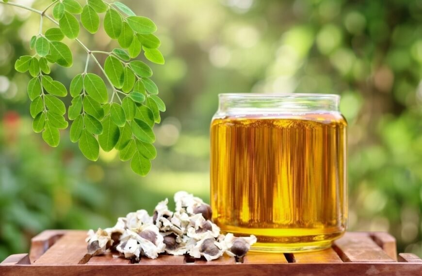 नेचुरल स्किन केयर: Moringa Oil for Skin मोरिंगा ऑयल से प्रदूषण और धूप से खराब स्किन में सुधार, दाग-धब्बों पर भी असरदार