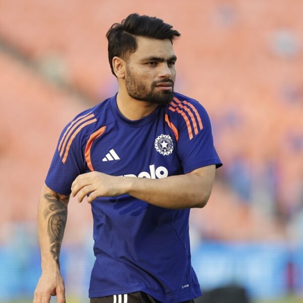 Home 5 टी20 वर्ल्ड कप में झटका: रिंकू सिंह पिता की बिगड़ी तबीयत के कारण टीम इंडिया का साथ छोड़कर लौटे घर—रिपोर्ट Rinku Singh T20 World Cup Update