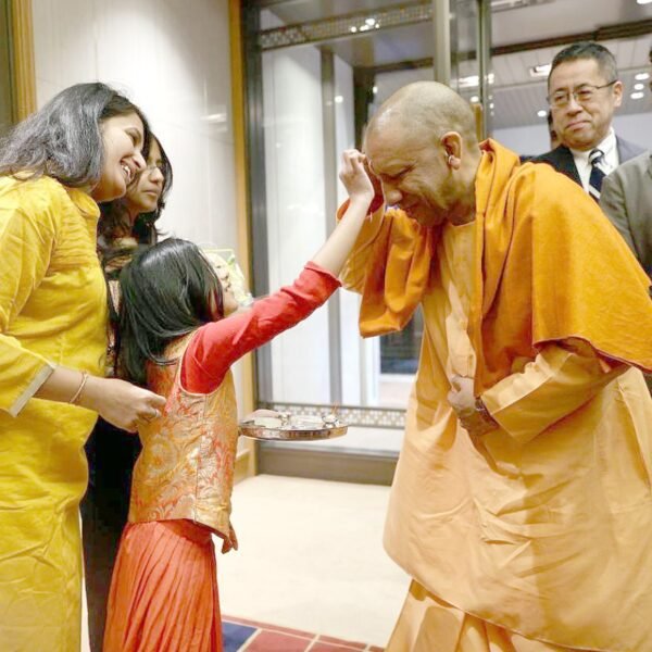 Home 4 भव्य स्वागत के साथ जापान पहुंचे सीएम योगी, टोक्यो दौरे पर निवेश और सहयोग को मिलेगी नई रफ्तार Yogi Adityanath Japan Visit 26