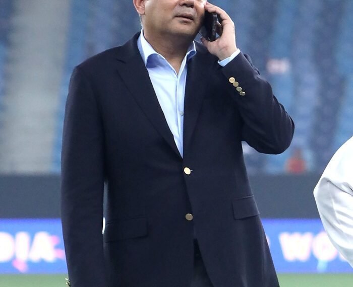 Home 6 तीखा तंज! ‘ICC ट्रॉफी चुराने का इरादा है’, बांग्लादेश से हार के बाद कामरान अकमल का बयान Kamran Akmal Mohsin Naqvi Statement