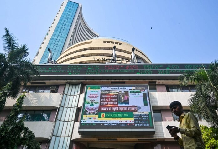 Mumbai: Budget Day at Bombay Stock Exchange तगड़ा झटका! इजरायल-ईरान युद्ध असर, सेंसेक्स 80 हजार से नीचे; ऑटो और कंज्यूमर ड्यूरेबल्स टॉप लूजर Sensex Below 80000 Israel Iran War