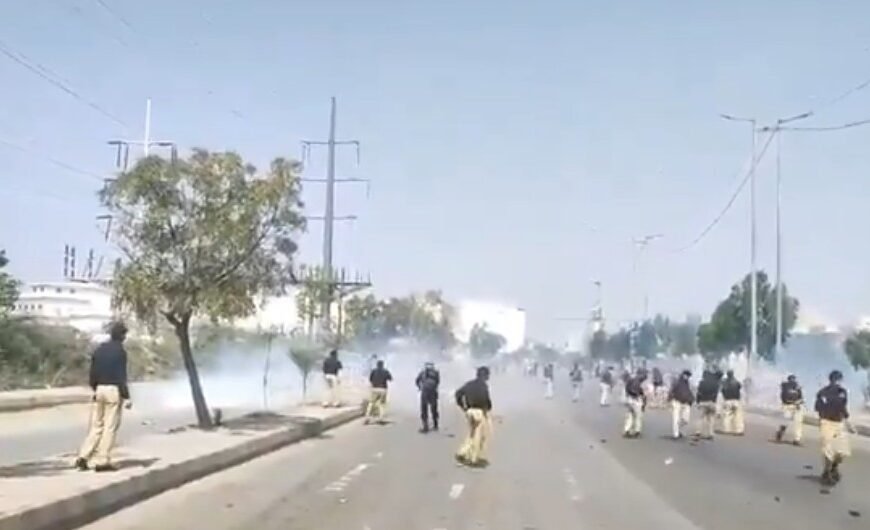 Home 6 ताज़ा अलर्ट! पाकिस्तान में अमेरिकी दूतावासों के बाहर प्रदर्शन, US ने नागरिकों को दी चेतावनी Pakistan US Embassy Protest