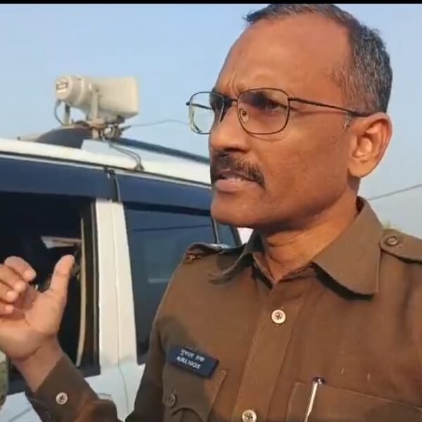 Home 5 सनसनीखेज हंगामा! बिहार के होली मिलन समारोह में फायरिंग, गायक समेत कई हिरासत में Bihar Holi Milan Firing