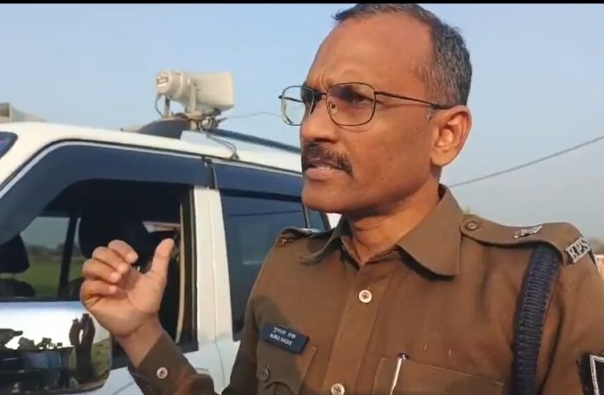 Home 1 सनसनीखेज हंगामा! बिहार के होली मिलन समारोह में फायरिंग, गायक समेत कई हिरासत में Bihar Holi Milan Firing