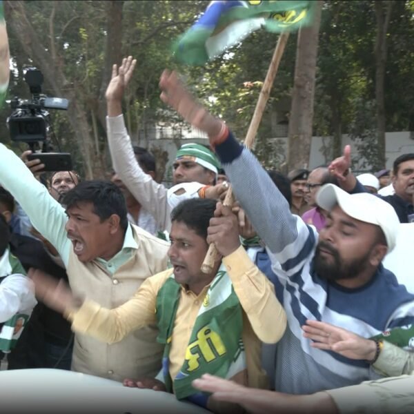 बड़ा सियासी बवाल! नीतीश कुमार के राज्यसभा जाने की चर्चा से गरमाई राजनीति, कार्यकर्ताओं का विरोध Nitish Kumar Rajya Sabha Speculation