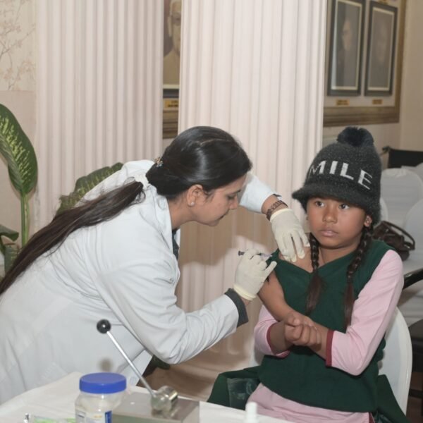 जरूरी जानकारी! क्या पीरियड्स के दौरान HPV वैक्सीन लगवाना सुरक्षित है? जानिए सच HPV Vaccine During Periods