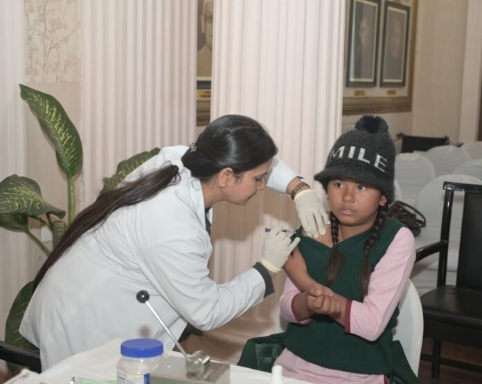 जरूरी जानकारी! क्या पीरियड्स के दौरान HPV वैक्सीन लगवाना सुरक्षित है? जानिए सच HPV Vaccine During Periods