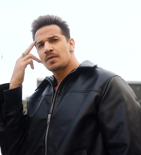 Home 1 इन्फ्लुएंसर्स vs एक्टर्स विवाद: प्रिंस नरूला बोले- मेरी बात गलत समझी गई Prince Narula controversy