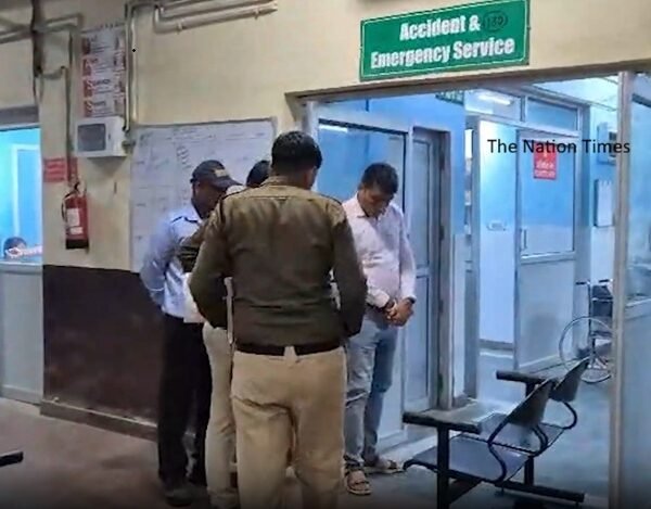 Home 4 खौफनाक वारदात! गुरुग्राम सिविल हॉस्पिटल में लड़की पर एसिड अटैक,आरोपी युवती फरार Gurugram Civil Hospital Acid Attack