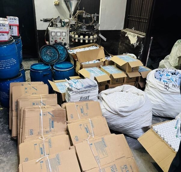 दिल्ली में नकली Sensodyne फैक्ट्री का भंडाफोड़, खंजावाला से एक गिरफ्तार Delhi fake toothpaste factory