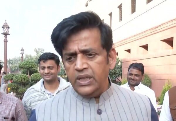 संसद वीडियो विवाद: रवि किशन बोले- मुझे बैठक में शामिल होना था Ravi Kishan parliament video
