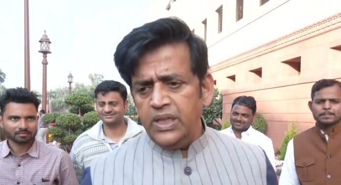 संसद वीडियो विवाद: रवि किशन बोले- मुझे बैठक में शामिल होना था Ravi Kishan parliament video