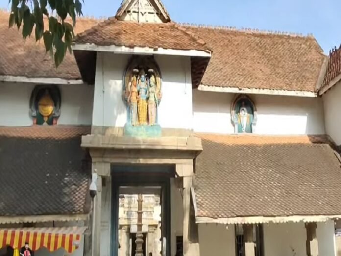 नागराज मंदिर: यहां प्रसाद में मिलती है ‘जादुई रेत’, काल सर्प दोष से राहत"Nagraj Temple mystery