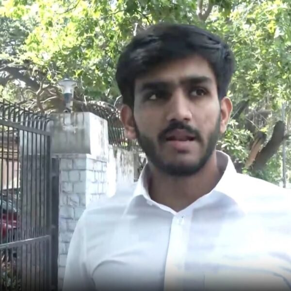 दिल्ली: हंसराज कॉलेज ने 30 छात्रों को किया सस्पेंड, आर्यन मान ने दी आंदोलन की चेतावनी Aryan Mann DUSU protest