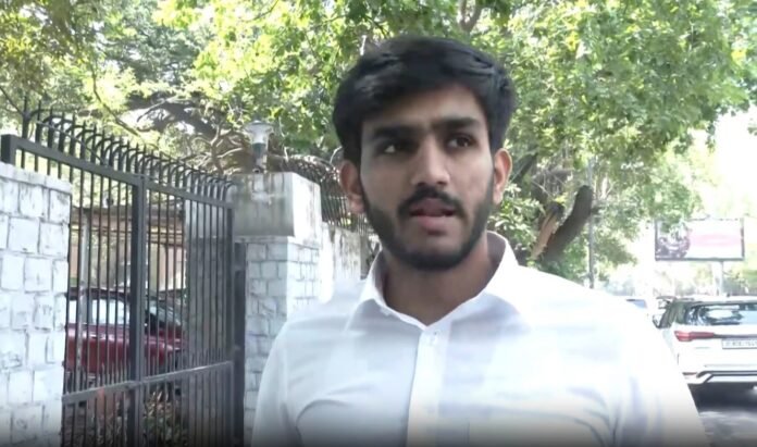 दिल्ली: हंसराज कॉलेज ने 30 छात्रों को किया सस्पेंड, आर्यन मान ने दी आंदोलन की चेतावनी Aryan Mann DUSU protest