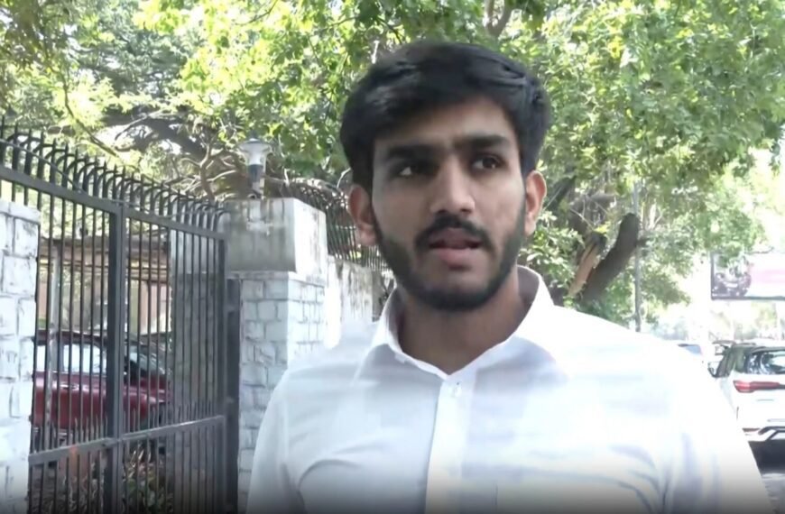 दिल्ली: हंसराज कॉलेज ने 30 छात्रों को किया सस्पेंड, आर्यन मान ने दी आंदोलन की चेतावनी Aryan Mann DUSU protest