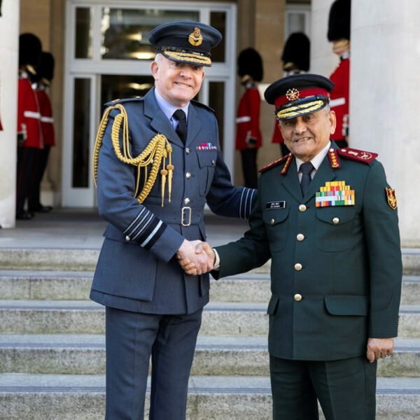 सीडीएस की इंग्लैंड यात्रा:भारतीय वायुसेना के फ्लाइंग इंस्ट्रक्टर होंगे आरएएफ वैली में तैनातCDS England visit IAF instructors