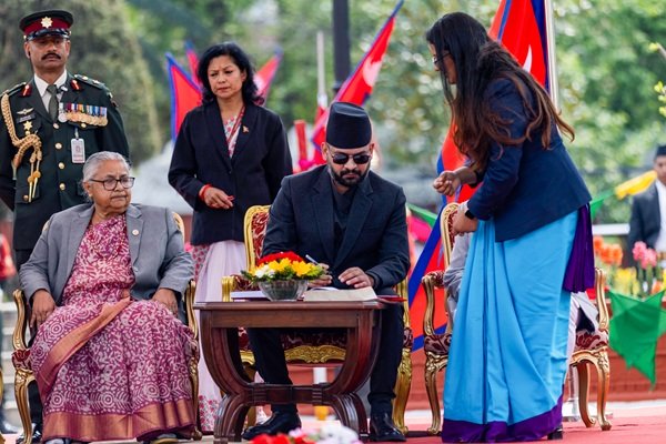 Home 1 नेपाल के प्रधानमंत्री की कूटनीति और नीतियों पर छिड़ी बहस, जानें पूरा मामला Nepal PM Policy