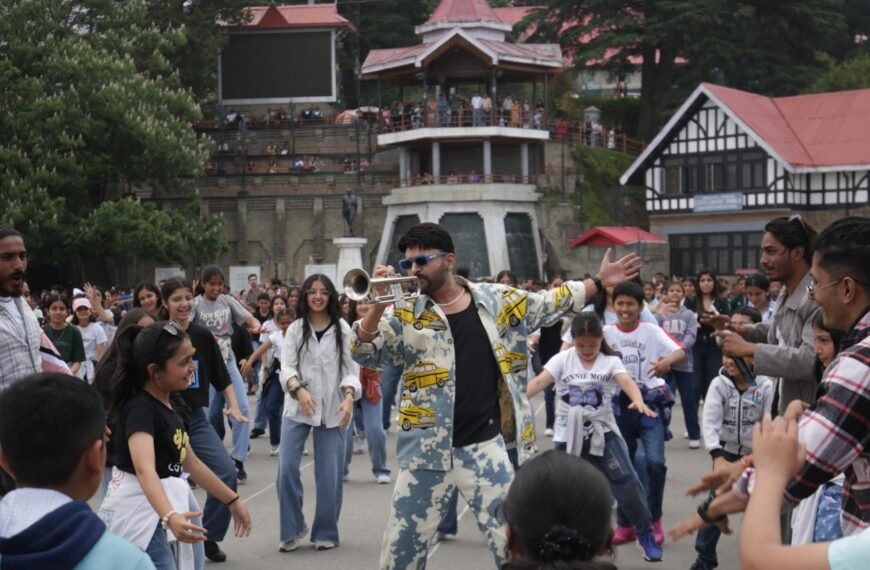 ‘दादी की शादी’ Review: नीतू कपूर और कपिल शर्मा की इमोशन-कॉमेडी से भरपूर फिल्म ने जीता दिल Dadi Ki Shaadi Review