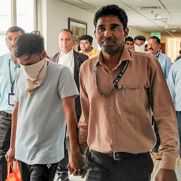Home 2 NEET Paper Leak Case: शुभम खैरनार की CBI कस्टडी 5 दिन बढ़ी, बाकी आरोपी 2 जून तक जेल
