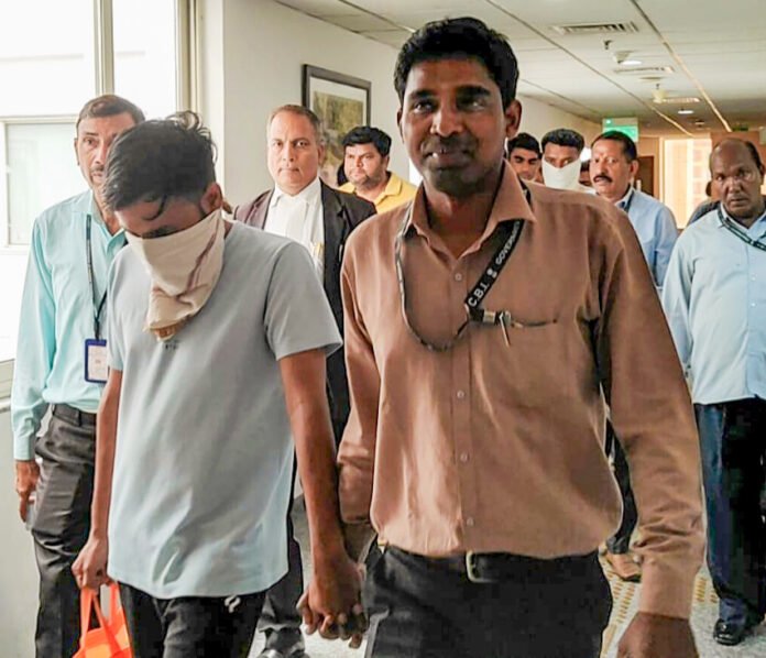 NEET Paper Leak Case: शुभम खैरनार की CBI कस्टडी 5 दिन बढ़ी, बाकी आरोपी 2 जून तक जेलआरोपियों को 2 जून तक न्यायिक हिरासत