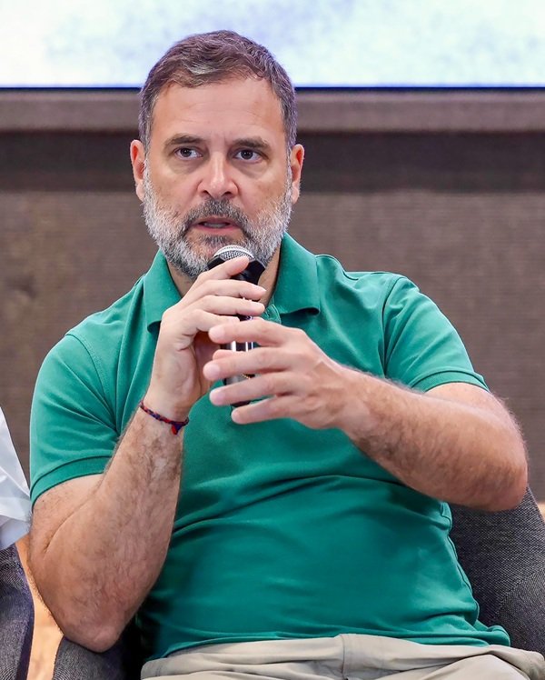 New Delhi: Rahul Gandhi Chairs Minority Department Meeting राहुल गांधी ने CBSE OSM Contract Controversy कॉन्ट्रैक्ट में गड़बड़ी के आरोप लगाए