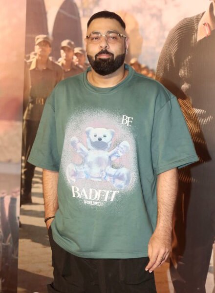 Home 2 चंडीगढ़ में बादशाह का क्लब सील Badshah Club Seal