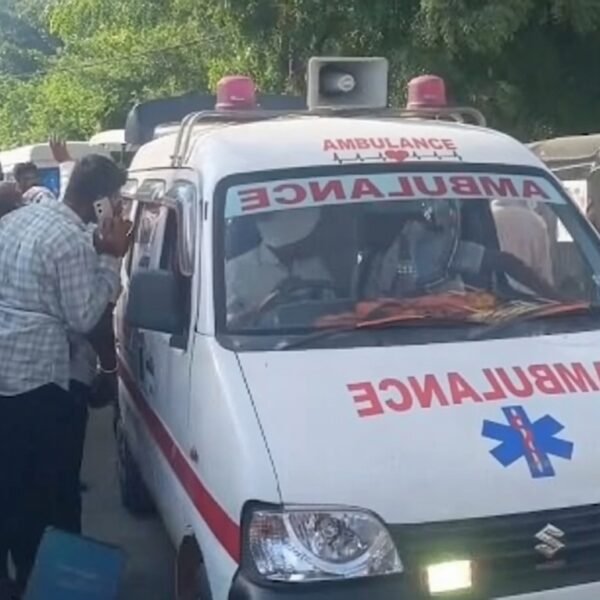 महाराष्ट्र: Parbhani Temple Accident पर PM मोदी और सीएम फडणवीस ने जताया दुख, प्रशासन राहत कार्य में जुटा