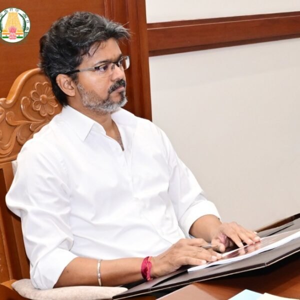 Home 2 तमिलनाडु: सरकारी विभागों की समीक्षा में जुटे CM विजय Tamil Nadu CM Vijay