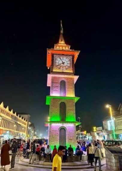 अनुच्छेद 370 की वर्षगांठ पर हाई अलर्ट, कड़ी सुरक्षा के बीच लाल चौक पर लहराया तिरंगा