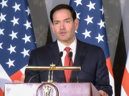 202610173981536 India-US Trade Deal: टैरिफ घटाने के बदले अमेरिकी फल, सोयाबीन और वाइन को भारतीय बाजार में मिलेगी एंट्री